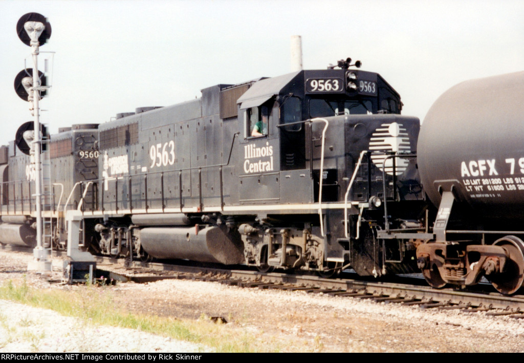 IC 9563